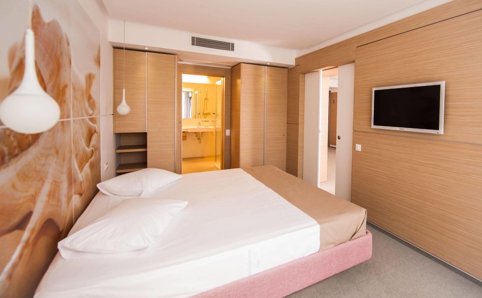 Hotel Melodia Венус Екстериор снимка